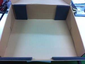 衝撃も考慮した外箱