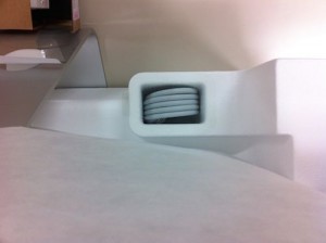 iMacは電源ケーブル
